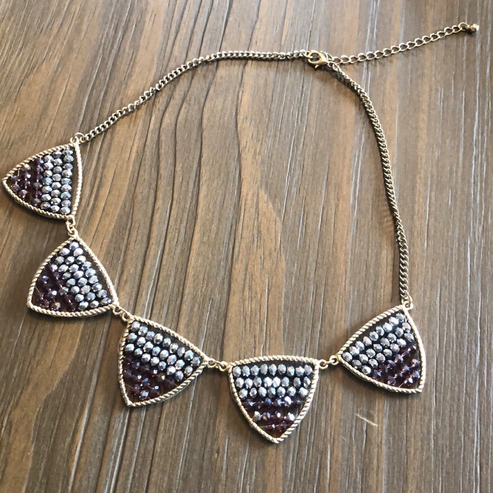 STATEMENT NECKLACE